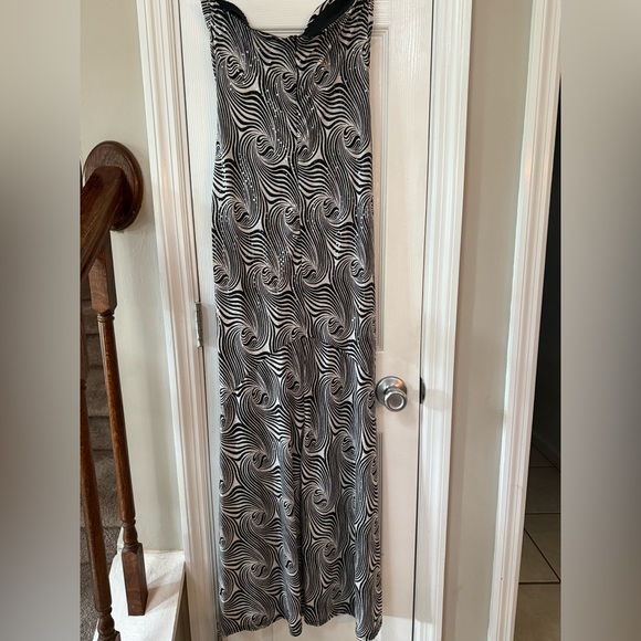 Jessica McClintock Black and White Swirl Pattern formal Dress